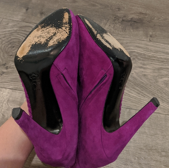 Kenneth Cole suede ruffle booties purple heels - Picture 7 of 8
